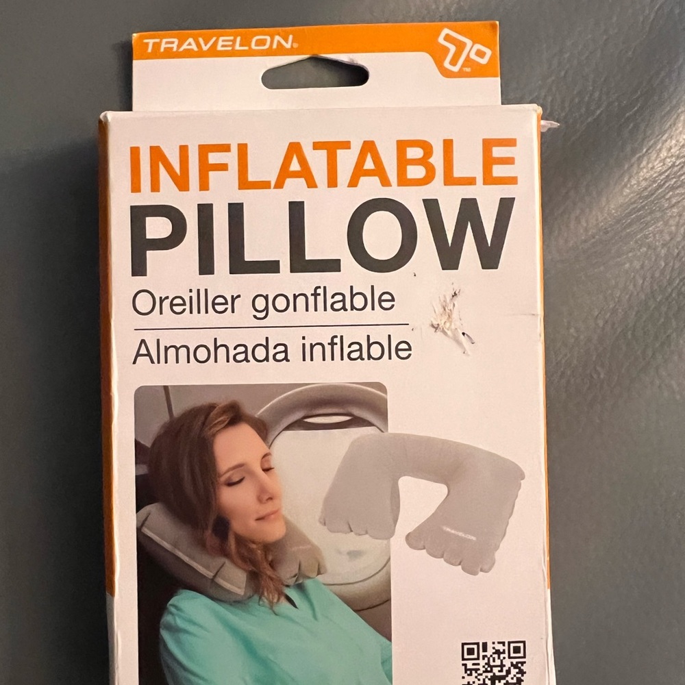TRAVELON INFLATABLE TRAVEL PILLOW- NWT